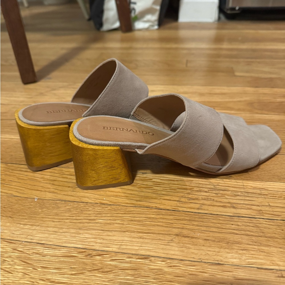 Bernardo leather  Block Heel Sandals